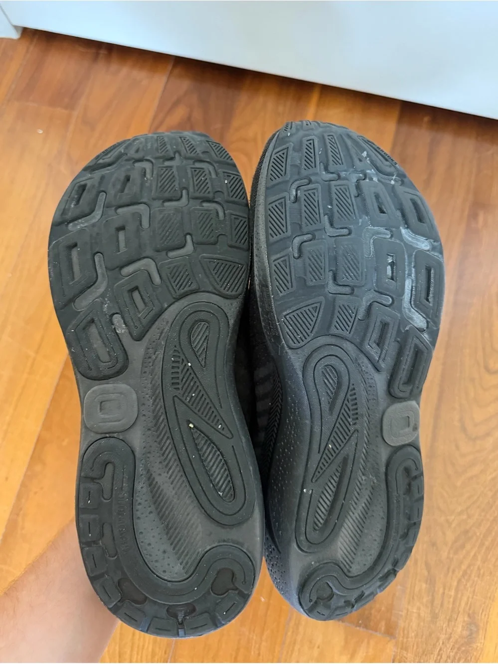 Brooks Men’s Black Wide Adrenaline GTS 24